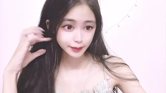 Snapshot of ---MIA--- chatting on September 2025 02:34:01 PM ---MIA--- online show from September 2025 02:34:01 PM