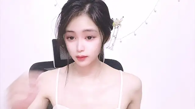 Snapshot of ---MIA--- chatting on September 2025 02:12:01 PM ---MIA--- online show from September 2025 02:12:01 PM