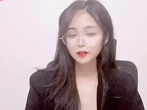 Snapshot of ---MIA--- chatting on March 2025 04:45:01 PM ---MIA--- online show from March 2025 04:45:01 PM
