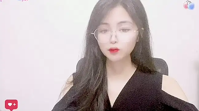 Snapshot of ---MIA--- chatting on March 2025 01:41:01 PM ---MIA--- online show from March 2025 01:41:01 PM