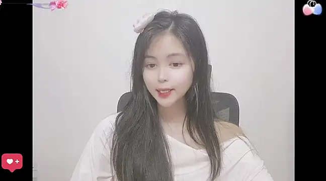 Snapshot of ---MIA--- chatting on March 2025 04:36:02 PM ---MIA--- online show from March 2025 04:36:02 PM