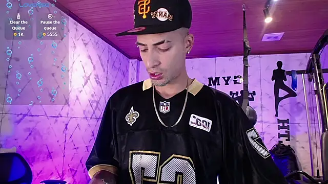 DrakeNeumann online show from November 2025 03:32:02 AM