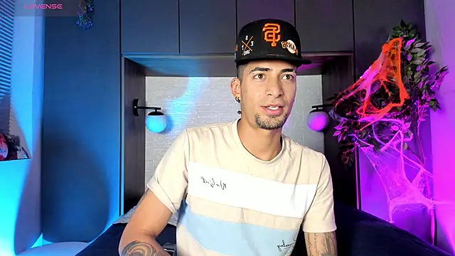 DrakeNeumann online show from November 2025 06:34:01 PM