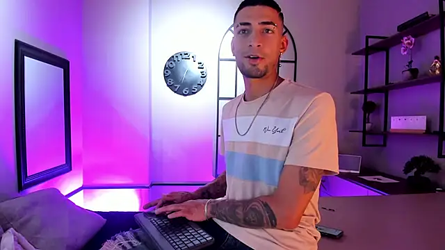 DrakeNeumann online show from November 2025 03:40:01 AM