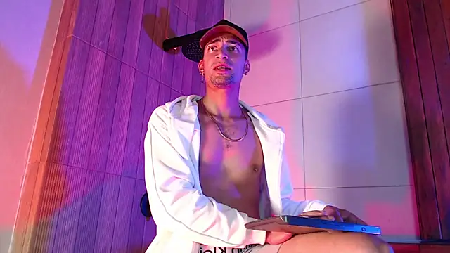 DrakeNeumann online show from October 2025 04:00:02 AM