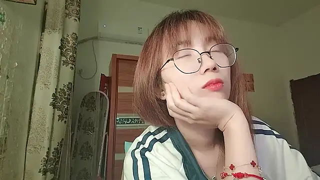 Lili 666 online show from May 2026 06:01:02 PM