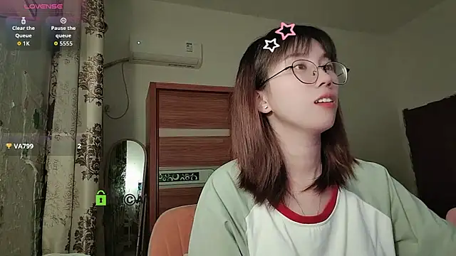 Lili 666 online show from October 2025 06:20:01 PM