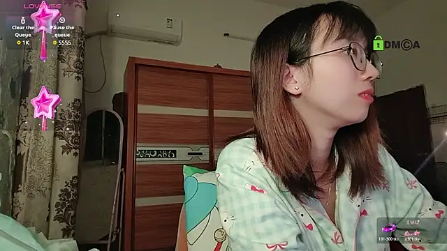 Lili 666 online show from November 2025 05:06:02 PM