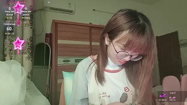 Lili 666 online show from April 2026 03:48:01 PM