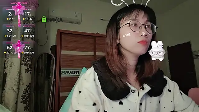 Snapshot of Lili_666 chatting on December 2025 03:11:01 PM Lili 666 online show from December 2025 03:11:01 PM