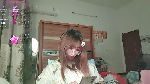 Lili 666 online show from May 2026 04:27:02 PM