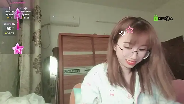 Lili 666 online show from February 2026 06:05:01 PM