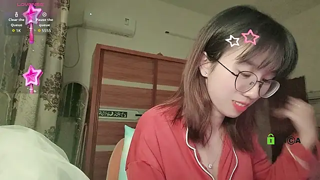 Lili 666 online show from November 2025 04:32:01 PM