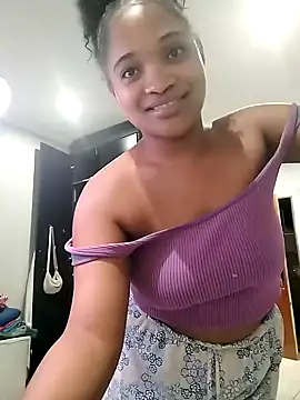 Snapshot of CREAMYCUPCAKExxx chatting on January 2025 09:39:01 PM CREAMYCUPCAKExxx online show from January 2025 09:39:01 PM