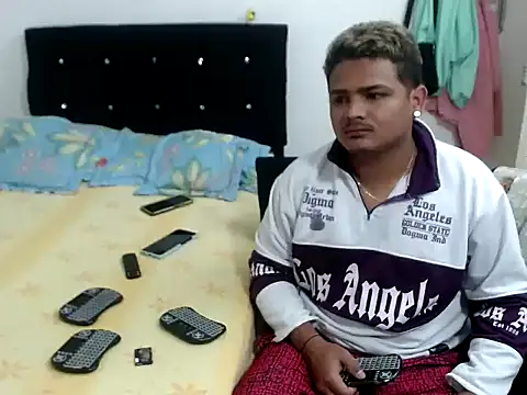 Boycuriousxxx online show from November 2025 11:21:01 AM