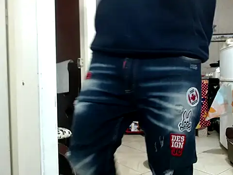 Boycuriousxxx online show from December 2025 05:01:01 PM