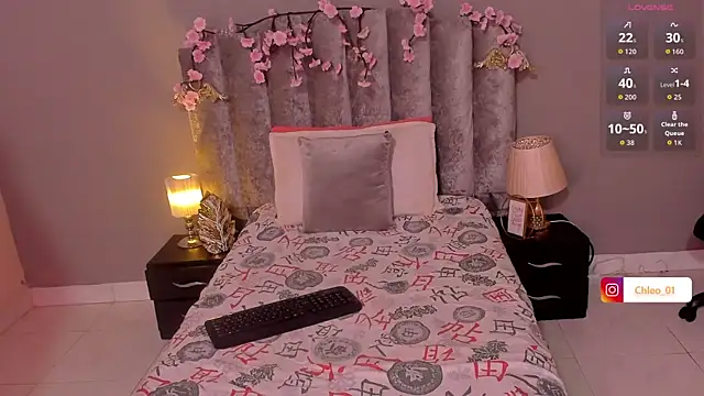 Chleo   online show from February 2026 01:10:01 PM