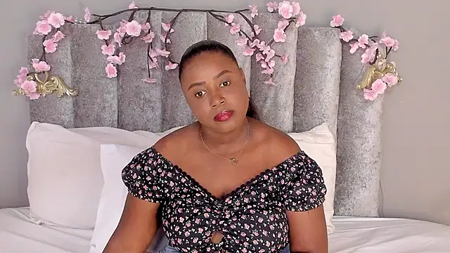 Chleo   online show from March 2026 01:25:01 PM