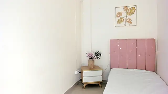 Charlothe capell online show from December 2025 04:23:02 AM