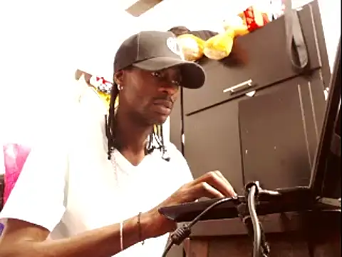 Snapshot of phillip-hot chatting on January 2025 04:23:01 PM phillip-hot online show from January 2025 04:23:01 PM