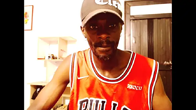 phillip-hot online show from November 2025 12:36:02 AM