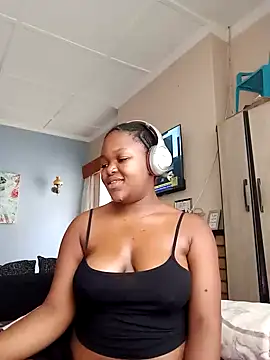 Snapshot of Sexymamibo chatting on March 2025 12:17:02 PM Sexymamibo online show from March 2025 12:17:02 PM