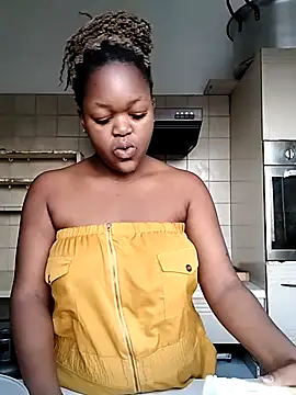 Snapshot of Sexymamibo chatting on January 2026 04:25:01 PM Sexymamibo online show from January 2026 04:25:01 PM