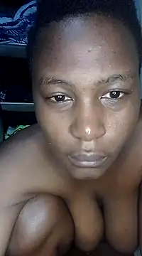 Snapshot of QUEEN_LAYLA chatting on February 2025 05:11:02 PM QUEEN LAYLA online show from February 2025 05:11:02 PM