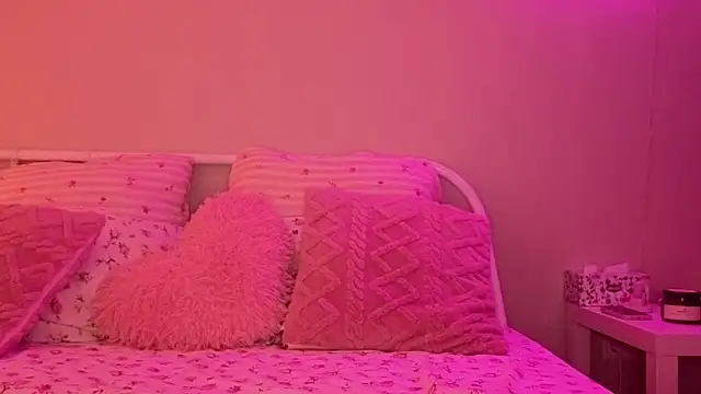 KateVon online show from November 2025 06:08:01 PM