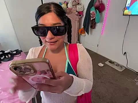 Onlypawzz online show from June 2026 06:27:01 PM