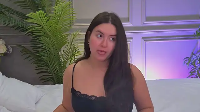 TrishaWinslet online show from November 2025 05:19:01 AM