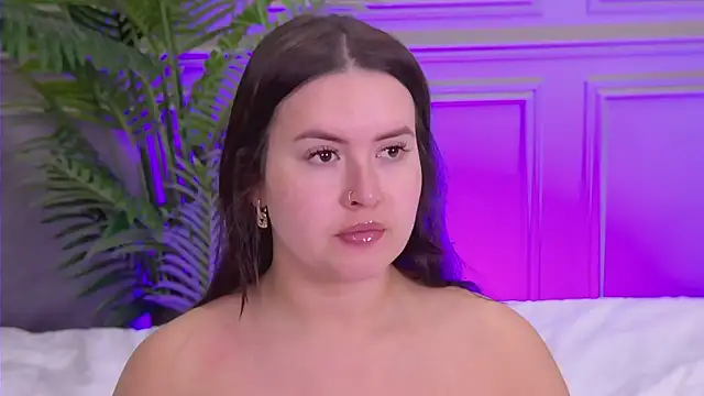 TrishaWinslet online show from November 2025 04:17:01 AM