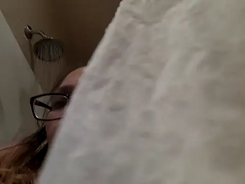 ILUV2TUCHMYKITTY online show from October 2025 07:35:02 PM