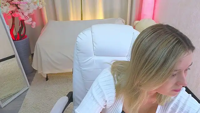 Snapshot of JessRosen chatting on December 2025 03:38:02 AM JessRosen online show from December 2025 03:38:02 AM