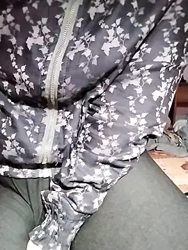 Snapshot of ngoclothingoc9en chatting on March 2025 10:50:01 AM ngoclothingoc9en online show from March 2025 10:50:01 AM