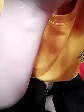 Snapshot of ngoclothingoc9en chatting on March 2025 01:31:01 AM ngoclothingoc9en online show from March 2025 01:31:01 AM