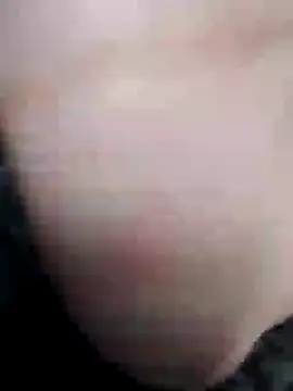 Snapshot of ngoclothingoc9en chatting on March 2025 03:09:02 AM ngoclothingoc9en online show from March 2025 03:09:02 AM