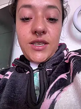 jjulietha95 online show from March 2025 04:46:01 PM