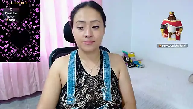 jjulietha95 online show from March 2025 10:41:02 PM