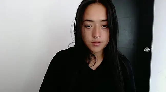 jjulietha95 online show from January 2025 05:02:02 PM