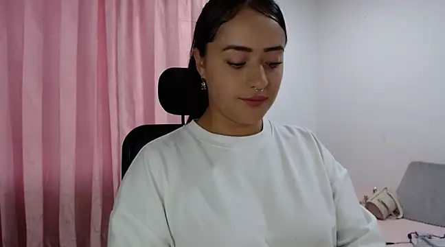 jjulietha95 online show from February 2025 10:55:01 PM