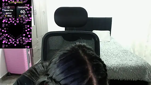 jjulietha95 online show from January 2026 12:25:01 AM