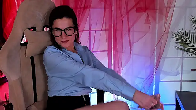 April o Nill online show from November 2025 05:23:02 PM