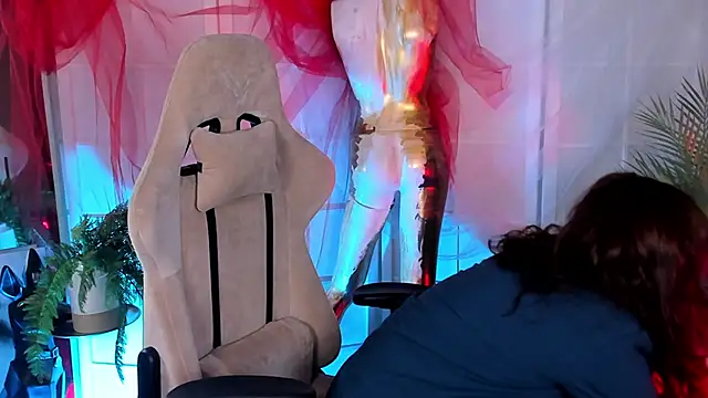 April o Nill online show from November 2025 05:16:02 PM