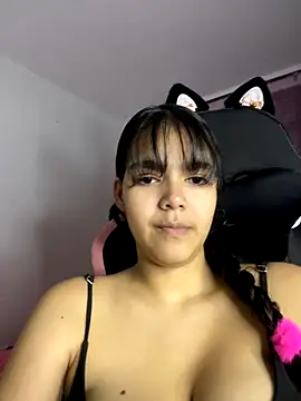 Snapshot of Victoriacarmo chatting on October 2025 12:00:02 AM Victoriacarmo online show from October 2025 12:00:02 AM