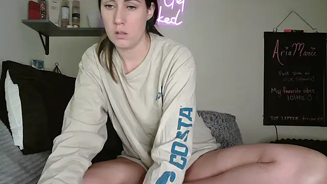 urdesire25 online show from December 2025 05:40:02 AM