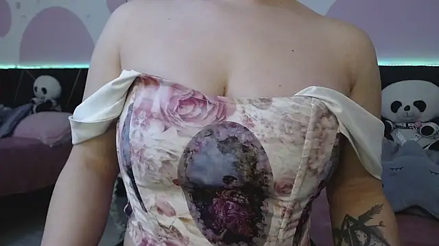 Snapshot of DanniAbbey chatting on November 2025 12:09:01 PM DanniAbbey online show from November 2025 12:09:01 PM