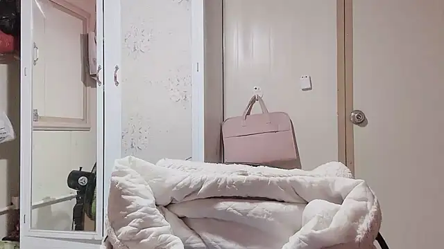 LinhChi 9x online show from November 2025 02:01:01 AM