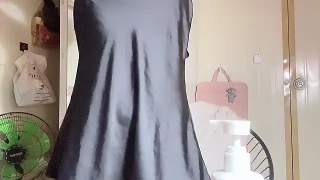 LinhChi 9x online show from March 2026 01:35:02 PM