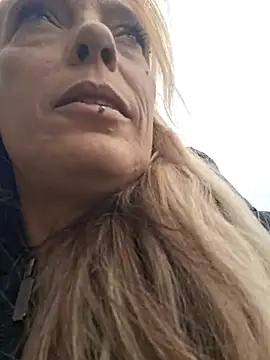 Snapshot of Fantasie-Hot-Sarah chatting on March 2025 10:13:02 AM Fantasie-Hot-Sarah online show from March 2025 10:13:02 AM